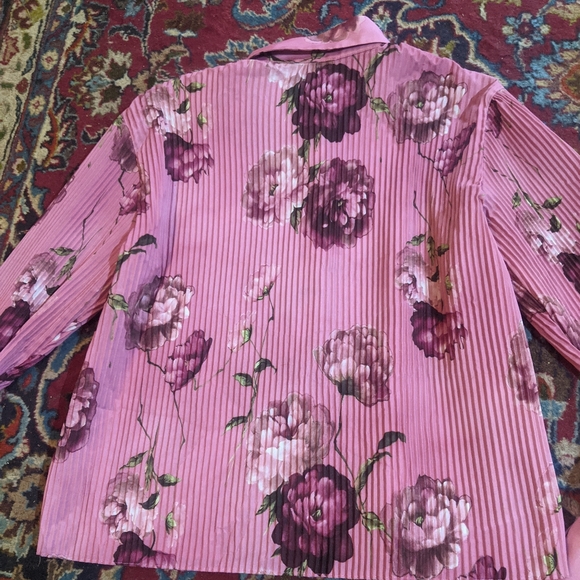 Pink Floral Pleated Blouse - Picture 5 of 5